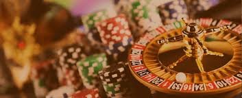 Filipino players browsing x7777 sports and casino platform on mobile
